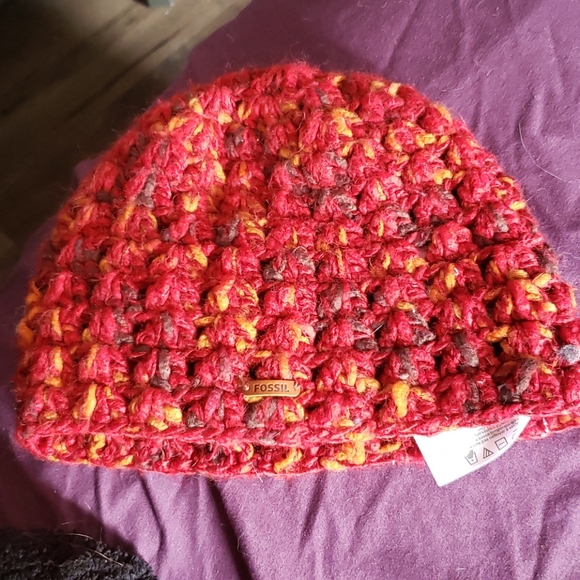 ! Fun winter Fossil hat - Picture 2 of 4